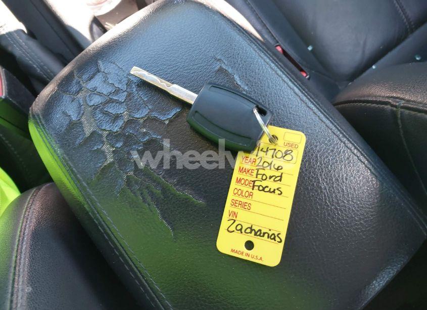 Photo 11 of 2016 Ford Focus SE (VIN 1FADP3F27GL224064)