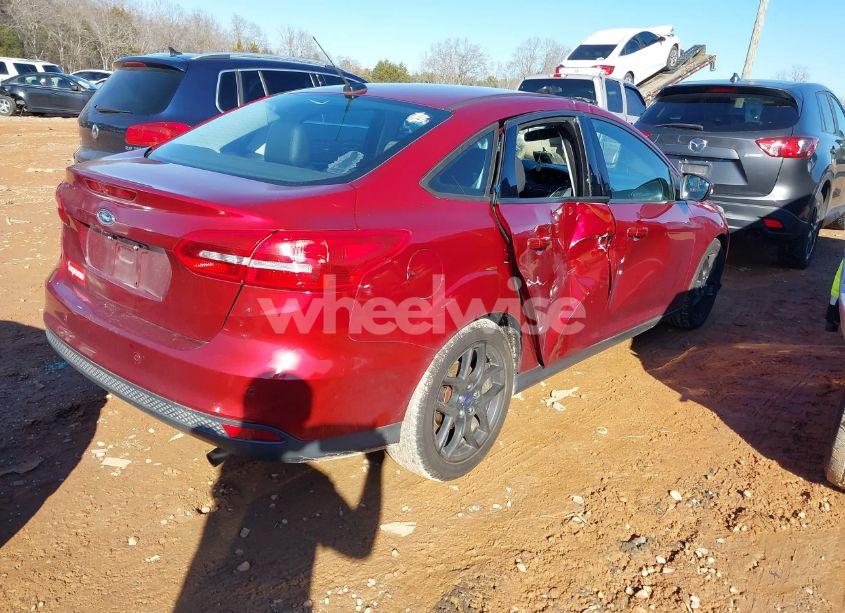 Photo 4 of 2016 Ford Focus SE (VIN 1FADP3F27GL224064)