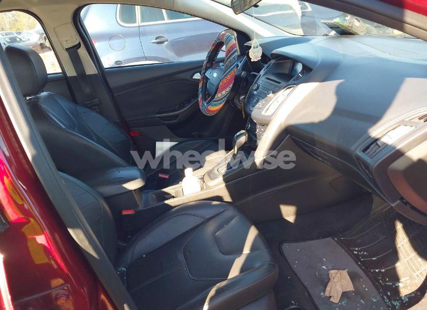 Photo 5 of 2016 Ford Focus SE (VIN 1FADP3F27GL224064)