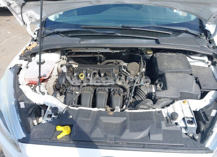 Photo 10 of 2016 Ford Focus SE (VIN 1FADP3F27GL248431)