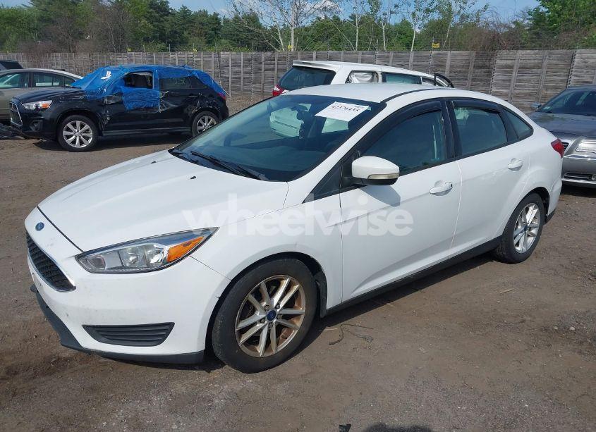 Photo 2 of 2016 Ford Focus SE (VIN 1FADP3F27GL248431)