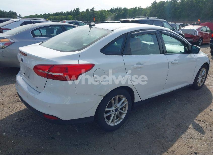 Photo 4 of 2016 Ford Focus SE (VIN 1FADP3F27GL248431)