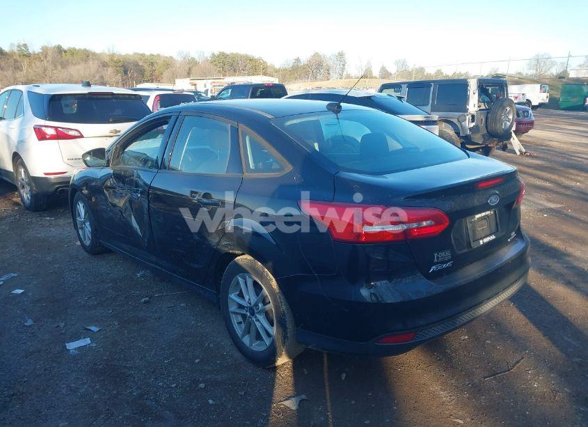Photo 3 of 2016 Ford Focus SE (VIN 1FADP3F27GL251037)