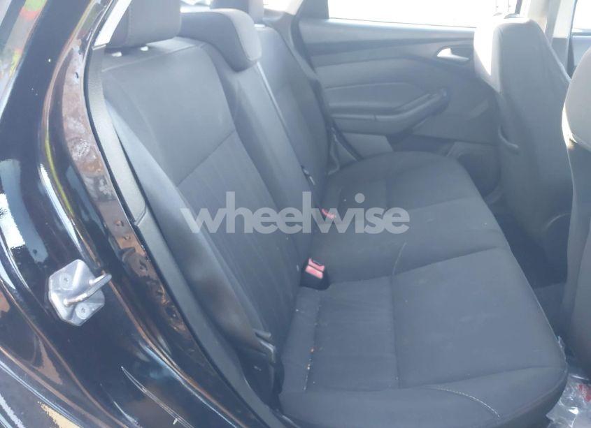 Photo 8 of 2016 Ford Focus SE (VIN 1FADP3F27GL251037)