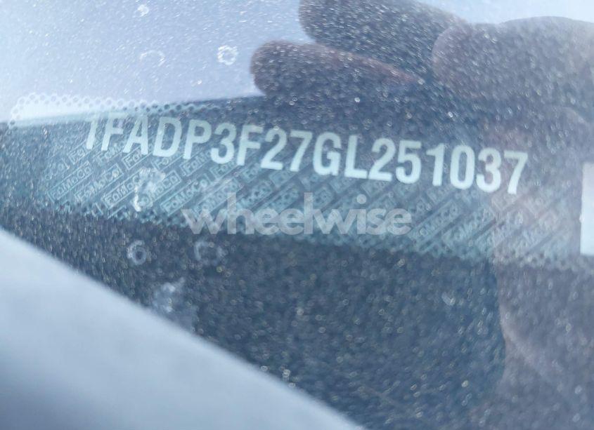 Photo 9 of 2016 Ford Focus SE (VIN 1FADP3F27GL251037)