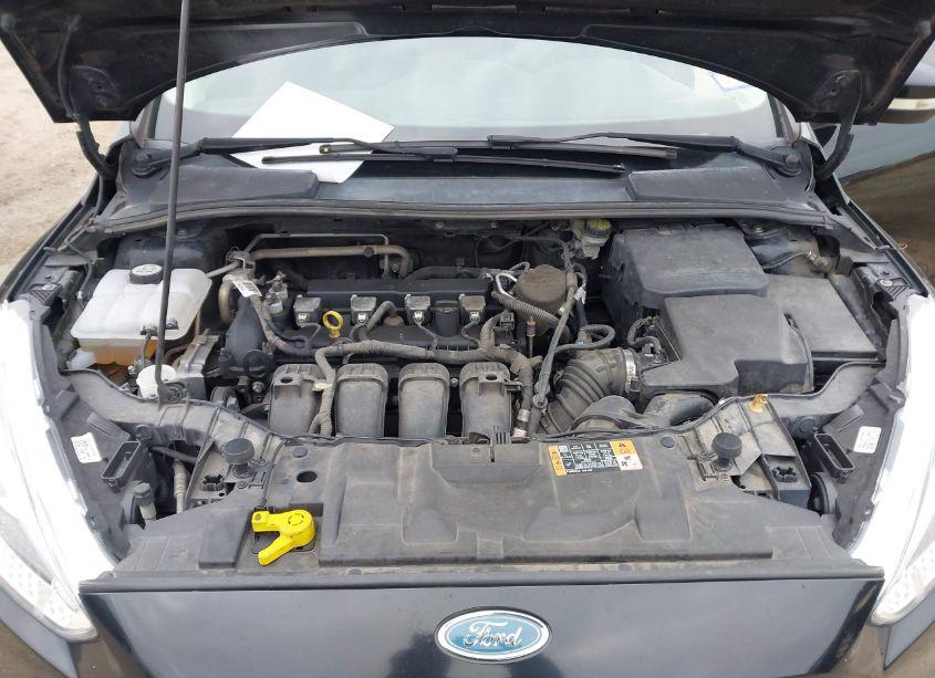 Photo 10 of 2016 Ford Focus SE (VIN 1FADP3F27GL255895)