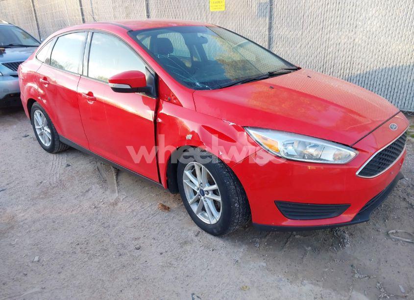 2016 Ford Focus SE (VIN 1FADP3F27GL271322) main photo