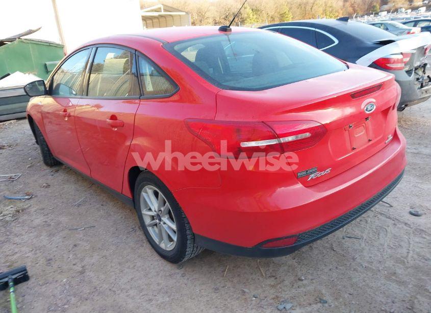 Photo 3 of 2016 Ford Focus SE (VIN 1FADP3F27GL271322)