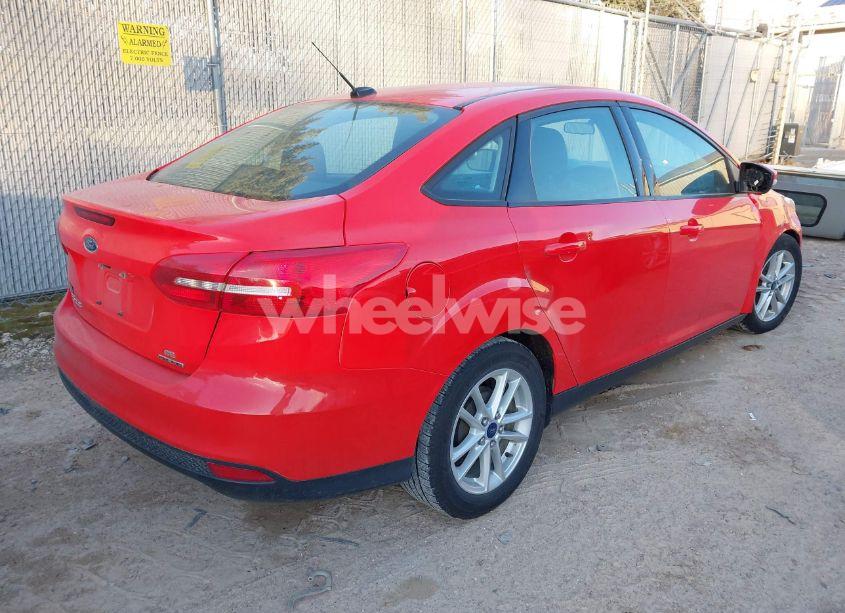 Photo 4 of 2016 Ford Focus SE (VIN 1FADP3F27GL271322)