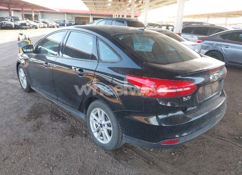 Photo 3 of 2016 Ford Focus SE (VIN 1FADP3F27GL272020)