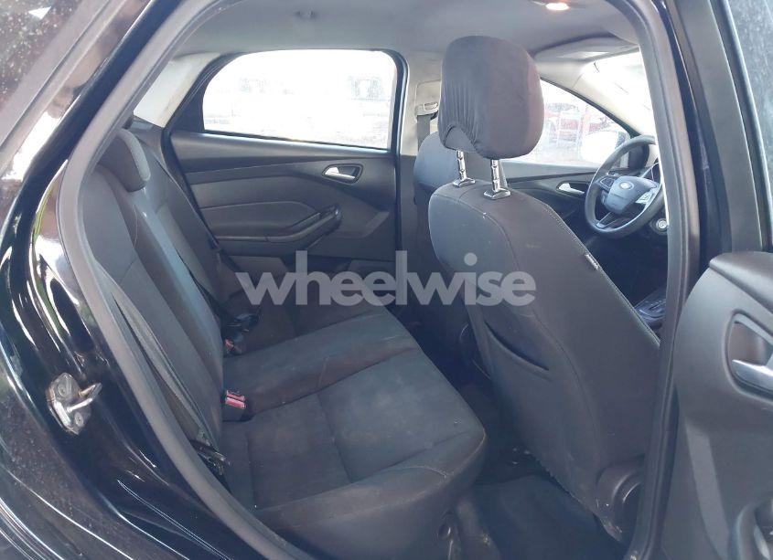 Photo 8 of 2016 Ford Focus SE (VIN 1FADP3F27GL272020)