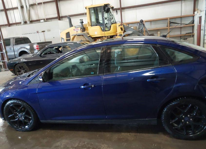 Photo 14 of 2016 Ford Focus SE (VIN 1FADP3F27GL275662)