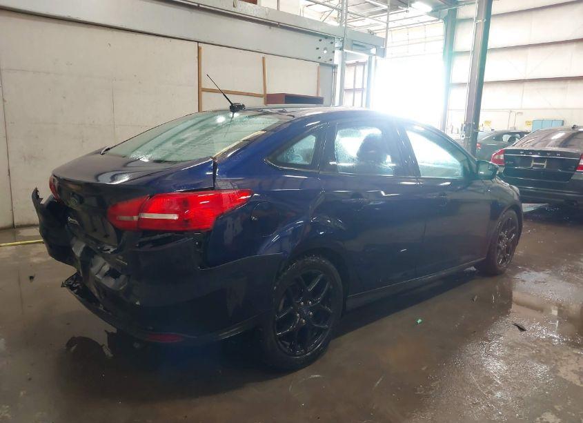 Photo 4 of 2016 Ford Focus SE (VIN 1FADP3F27GL275662)