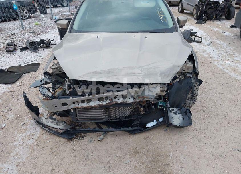 Photo 11 of 2016 Ford Focus SE (VIN 1FADP3F27GL288217)