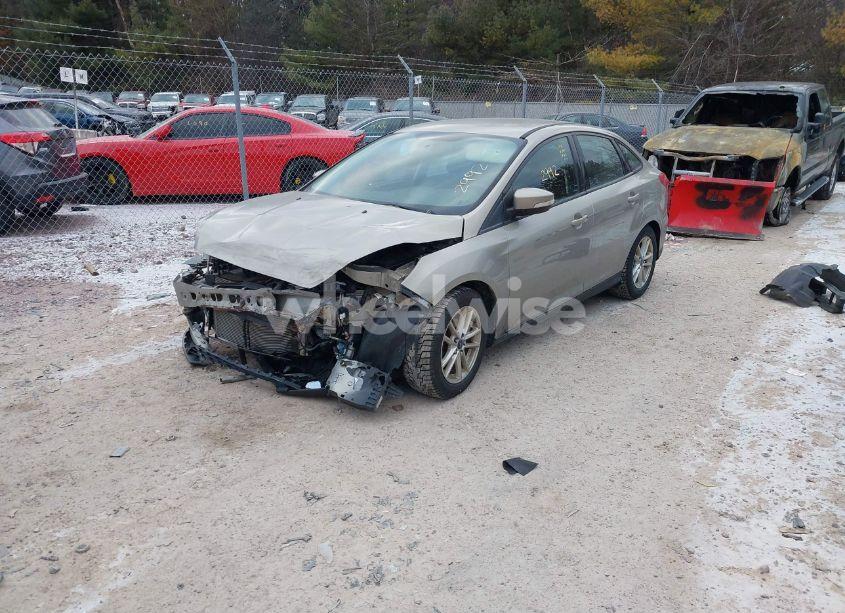 Photo 2 of 2016 Ford Focus SE (VIN 1FADP3F27GL288217)