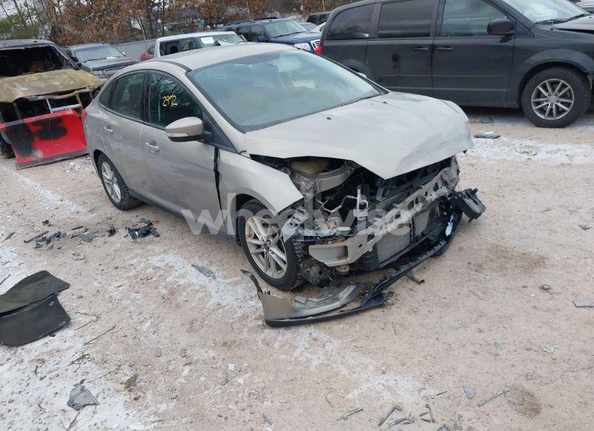 Photo 3 of 2016 Ford Focus SE (VIN 1FADP3F27GL288217)