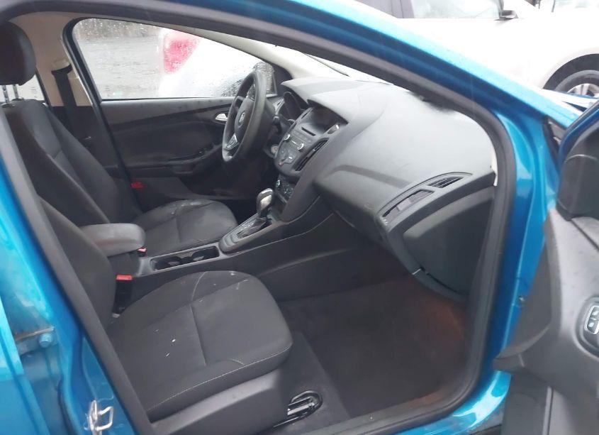 Photo 5 of 2016 Ford Focus SE (VIN 1FADP3F27GL292770)