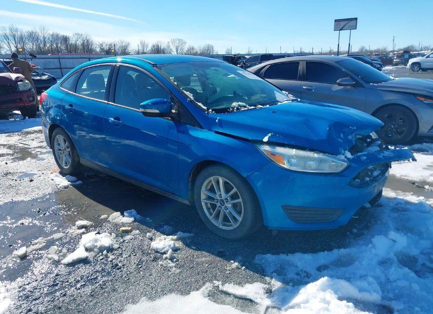 2016 Ford Focus SE (VIN 1FADP3F27GL297273) main photo