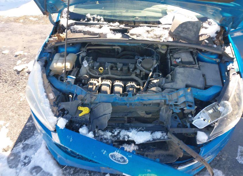 Photo 10 of 2016 Ford Focus SE (VIN 1FADP3F27GL297273)