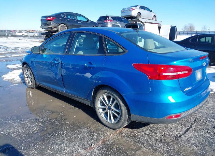 Photo 3 of 2016 Ford Focus SE (VIN 1FADP3F27GL297273)