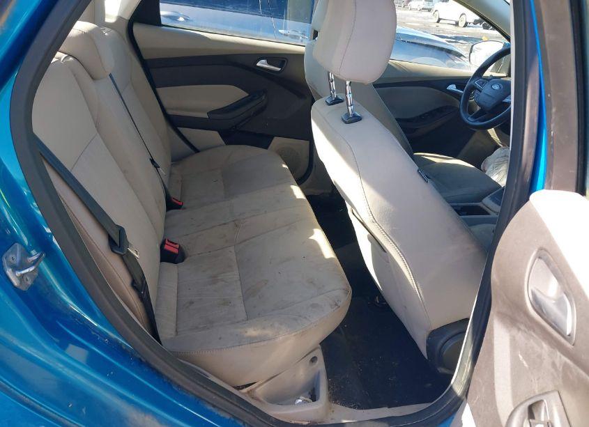 Photo 8 of 2016 Ford Focus SE (VIN 1FADP3F27GL297273)