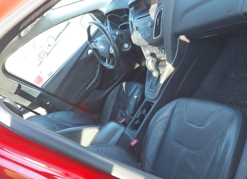 Photo 5 of 2016 Ford Focus SE (VIN 1FADP3F27GL302729)