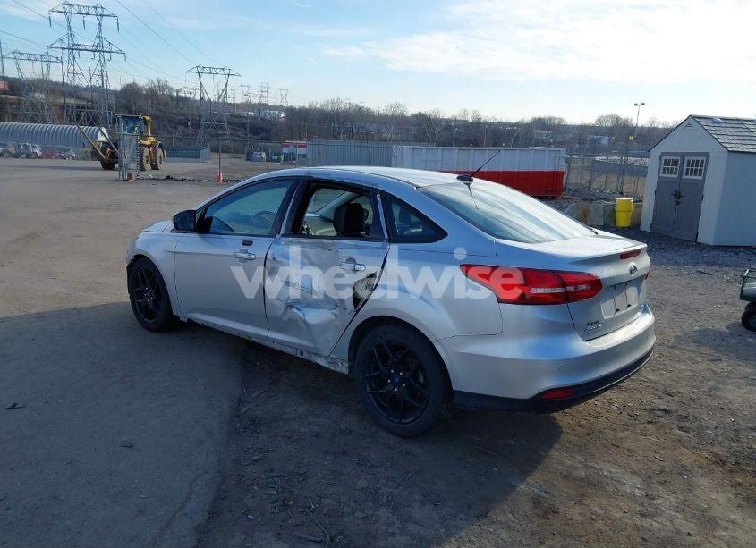 Photo 3 of 2016 Ford Focus SE (VIN 1FADP3F27GL313309)