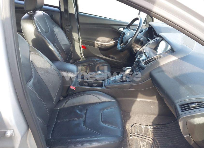 Photo 5 of 2016 Ford Focus SE (VIN 1FADP3F27GL313309)