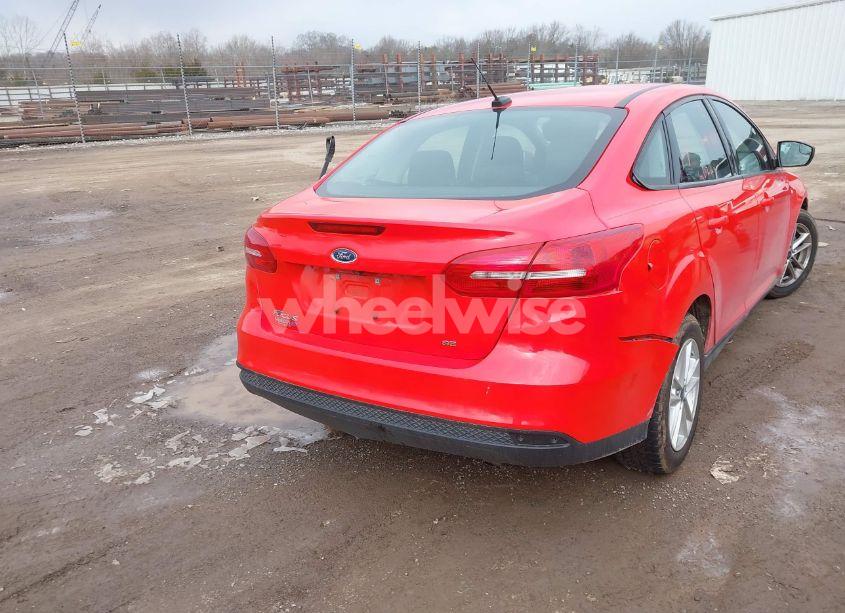 Photo 6 of 2016 Ford Focus SE (VIN 1FADP3F27GL347458)