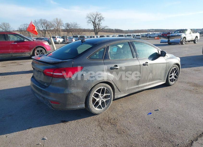 Photo 4 of 2016 Ford Focus SE (VIN 1FADP3F27GL374188)