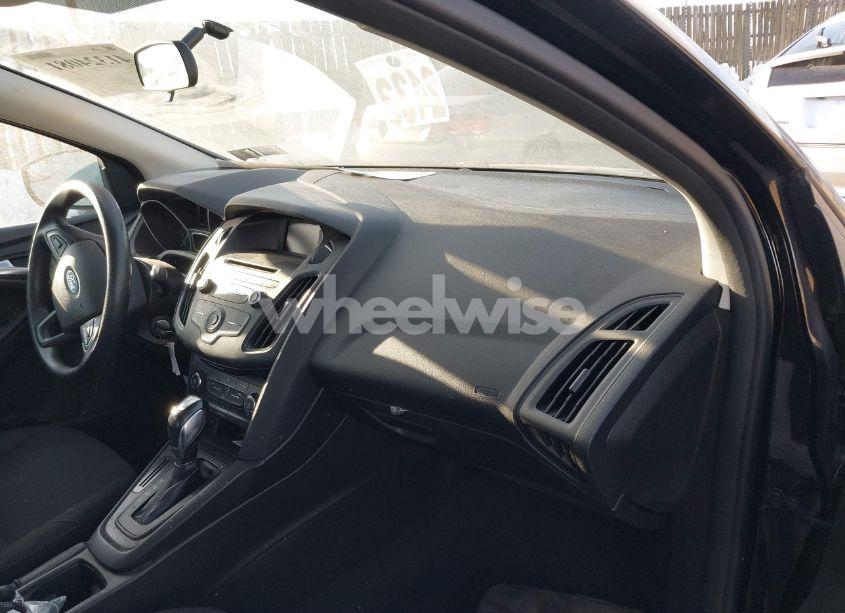 Photo 5 of 2016 Ford Focus SE (VIN 1FADP3F27GL385112)