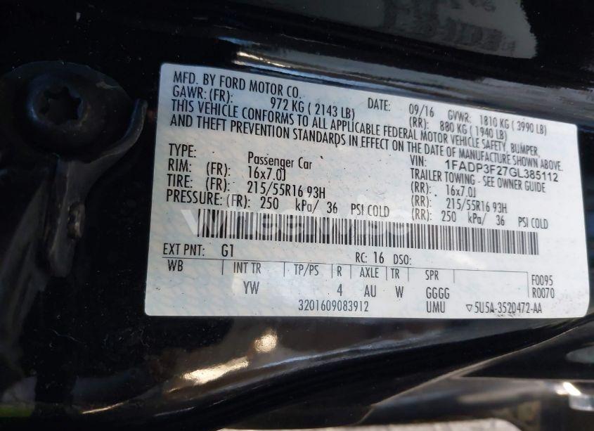 Photo 9 of 2016 Ford Focus SE (VIN 1FADP3F27GL385112)