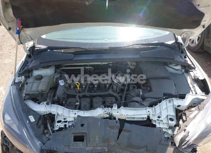 Photo 10 of 2016 Ford Focus SE (VIN 1FADP3F27GL385739)