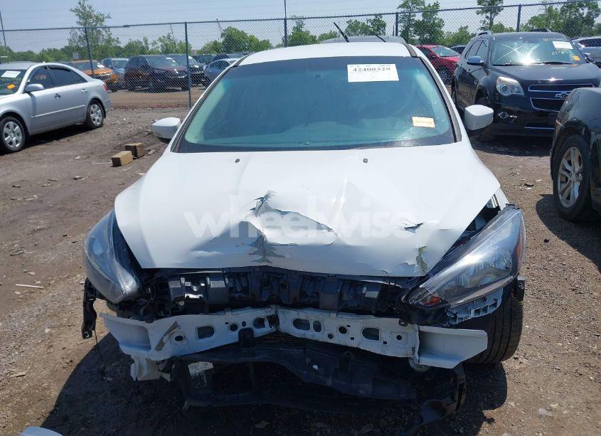 Photo 13 of 2016 Ford Focus SE (VIN 1FADP3F27GL385739)