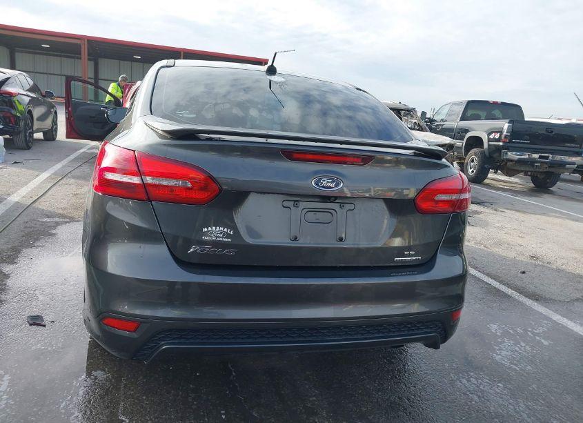 Photo 16 of 2016 Ford Focus SE (VIN 1FADP3F27GL393467)