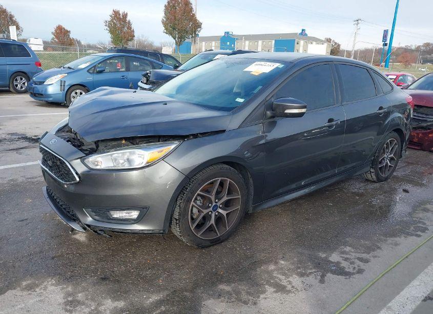 Photo 2 of 2016 Ford Focus SE (VIN 1FADP3F27GL393467)