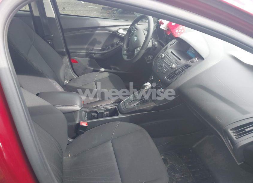 Photo 5 of 2016 Ford Focus SE (VIN 1FADP3F27GL404175)