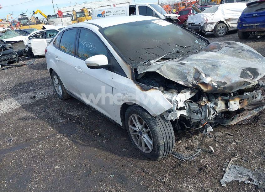 2016 Ford Focus SE (VIN 1FADP3F27GL406749) main photo