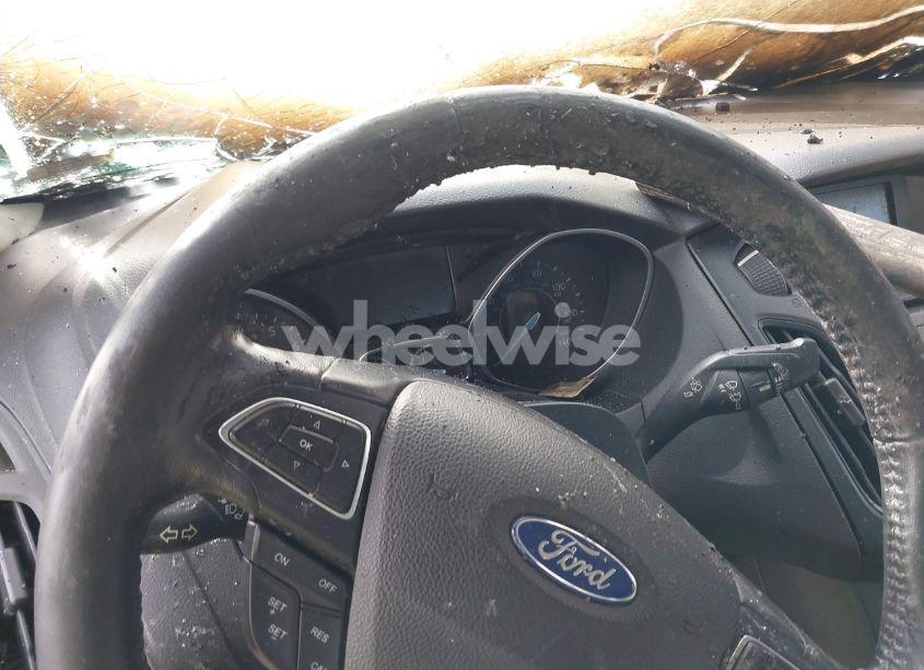 Photo 15 of 2016 Ford Focus SE (VIN 1FADP3F27GL406749)