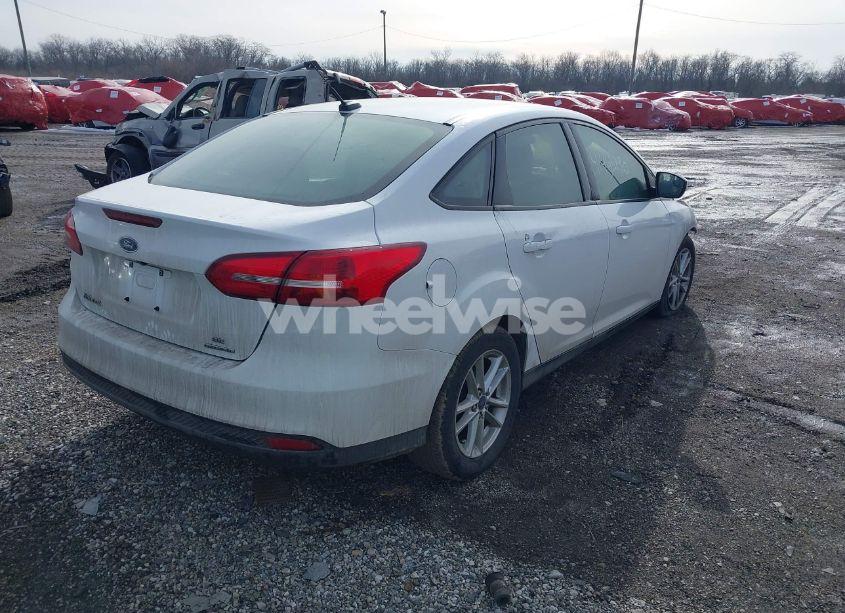 Photo 4 of 2016 Ford Focus SE (VIN 1FADP3F27GL406749)