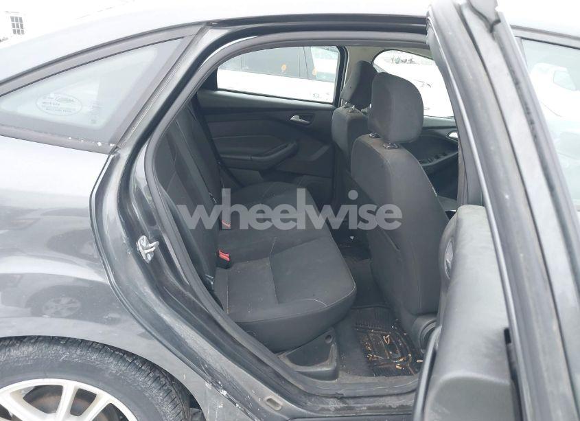 Photo 8 of 2017 Ford Focus SE (VIN 1FADP3F27HL229332)