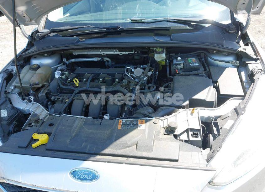 Photo 10 of 2017 Ford Focus SE (VIN 1FADP3F27HL240959)