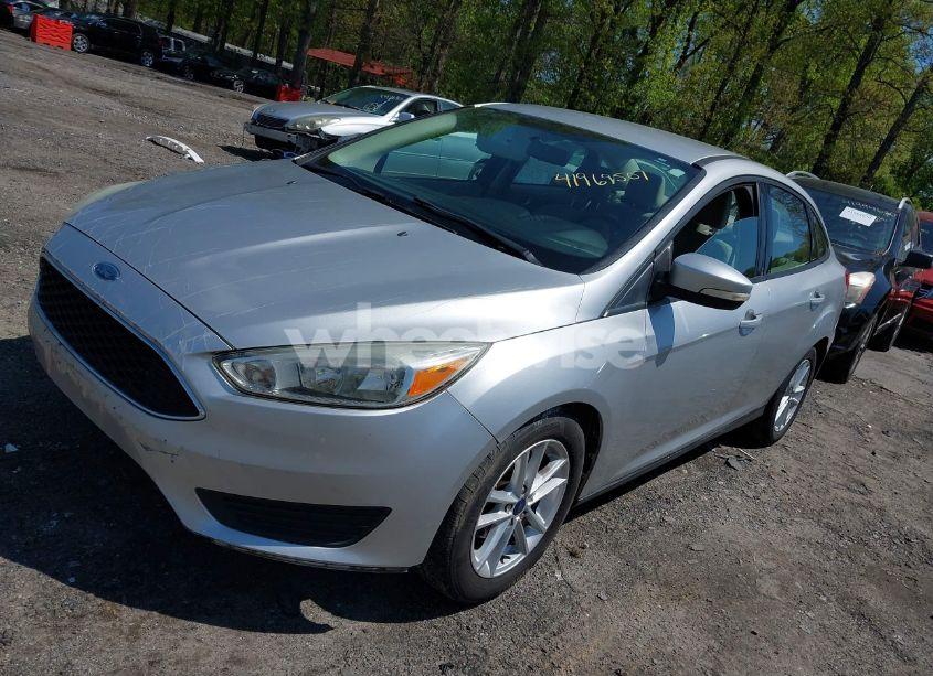 Photo 2 of 2017 Ford Focus SE (VIN 1FADP3F27HL240959)
