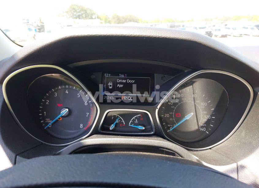 Photo 7 of 2017 Ford Focus SE (VIN 1FADP3F27HL240959)