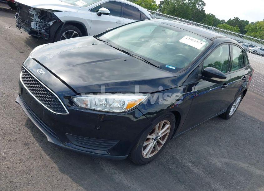 Photo 2 of 2017 Ford Focus SE (VIN 1FADP3F27HL241397)