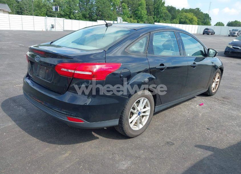 Photo 4 of 2017 Ford Focus SE (VIN 1FADP3F27HL241397)