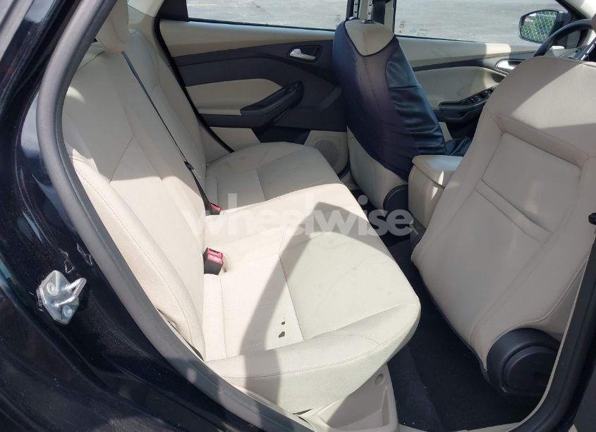 Photo 8 of 2017 Ford Focus SE (VIN 1FADP3F27HL241397)