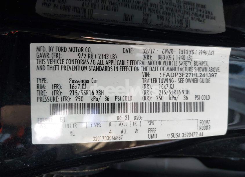 Photo 9 of 2017 Ford Focus SE (VIN 1FADP3F27HL241397)