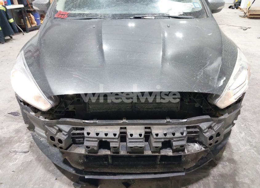 Photo 6 of 2017 Ford Focus SE (VIN 1FADP3F27HL291698)