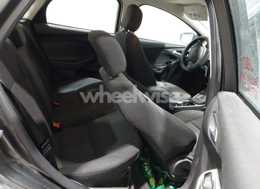 Photo 8 of 2017 Ford Focus SE (VIN 1FADP3F27HL291698)